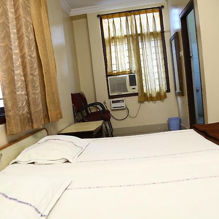 Sri Sai Krishna Deluxe Lodge Hyderabad Ngoại thất bức ảnh