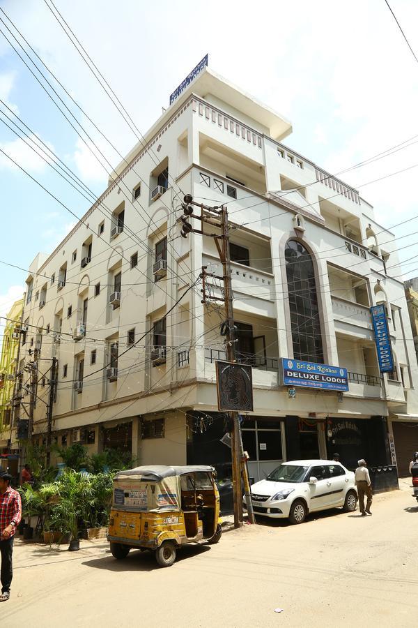 Sri Sai Krishna Deluxe Lodge Hyderabad Ngoại thất bức ảnh
