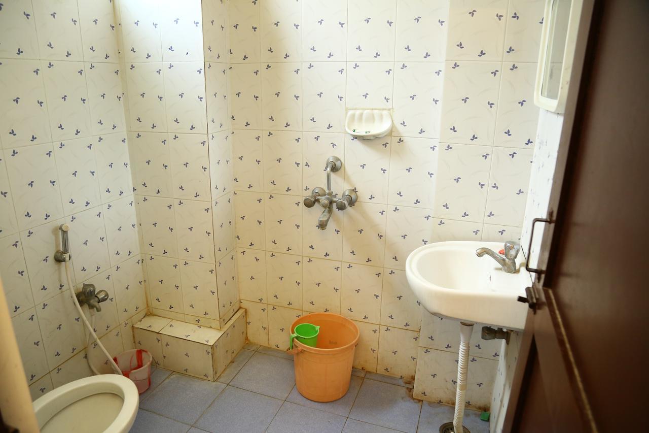 Sri Sai Krishna Deluxe Lodge Hyderabad Ngoại thất bức ảnh