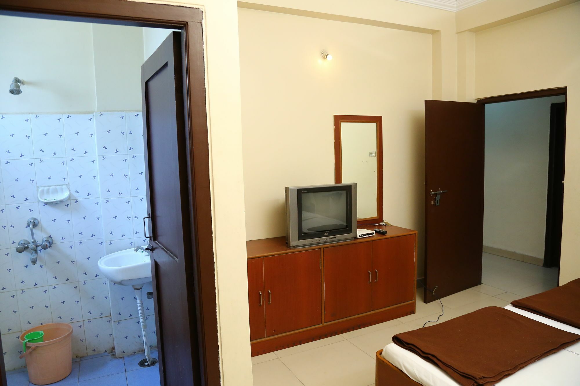 Sri Sai Krishna Deluxe Lodge Hyderabad Ngoại thất bức ảnh